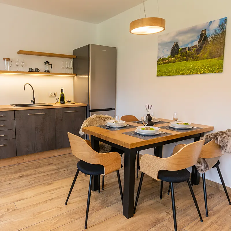 Jídelní stůl apartmán Jaro